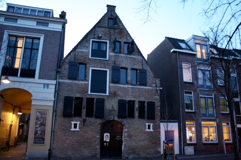 Alley_Building_Delft